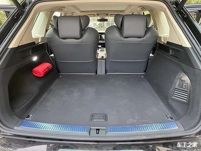 豪华再升级 林肯领航员航空座椅改装案例与内饰风尚